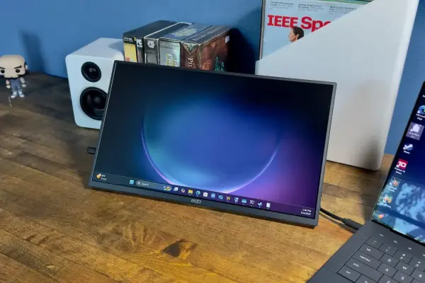 Đánh giá MSI Pro MP165 E6: Một màn hình di động bạn có thể tát vào bất cứ thứ gì